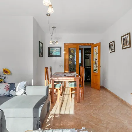 Apartment Family Friendly Patio And Poolview