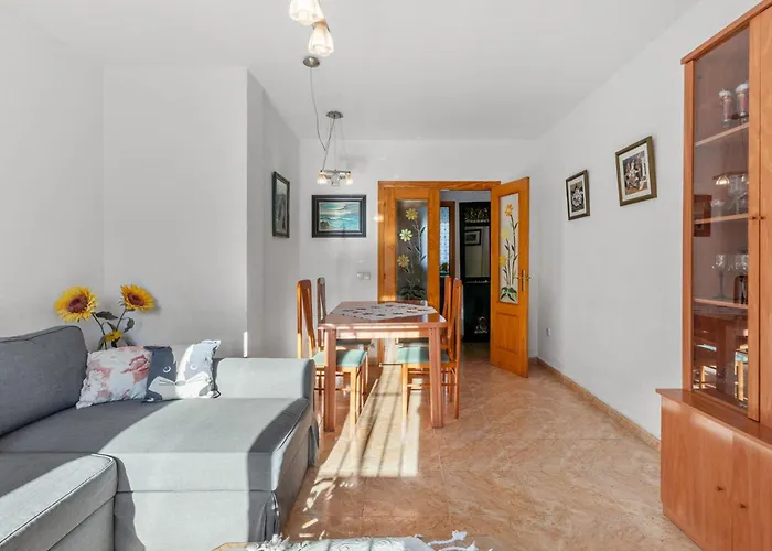 Apartment Family Friendly Patio And Poolview