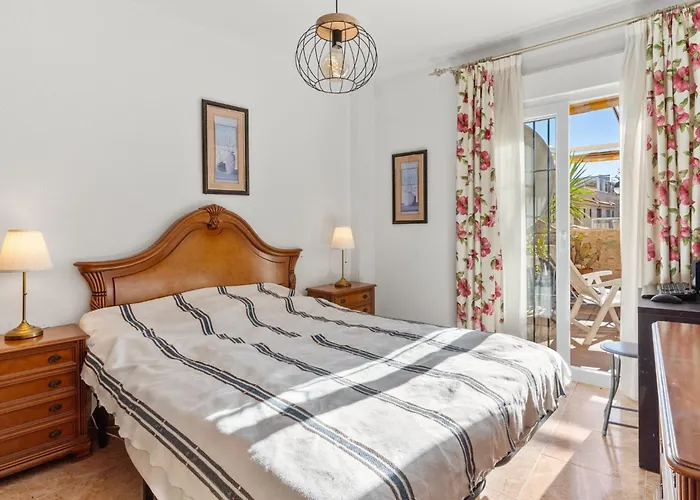 Family Friendly Patio And Poolview Apartment *